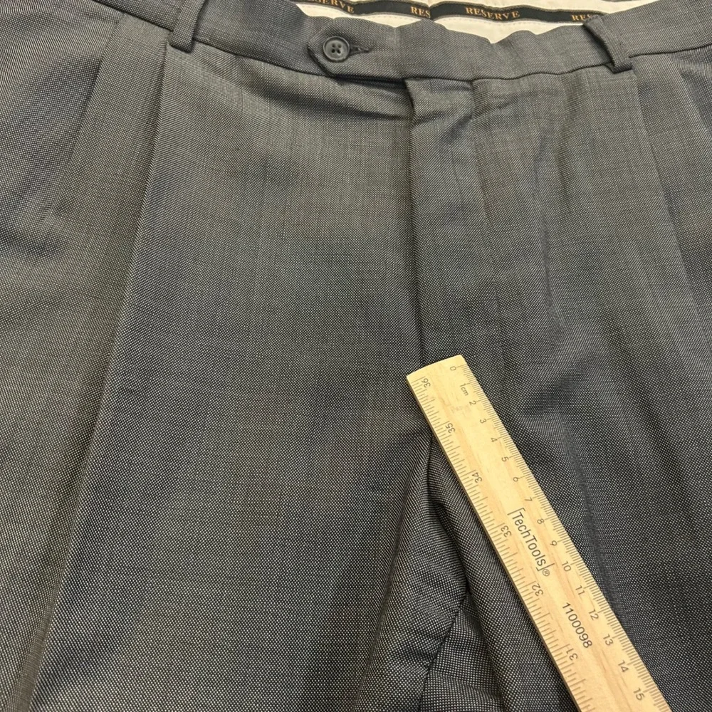 Jos. A. Bank Reserve Suit Reda Wool 2pc Sz 44R W38 Gray Pleated Cuffed Sharkskin